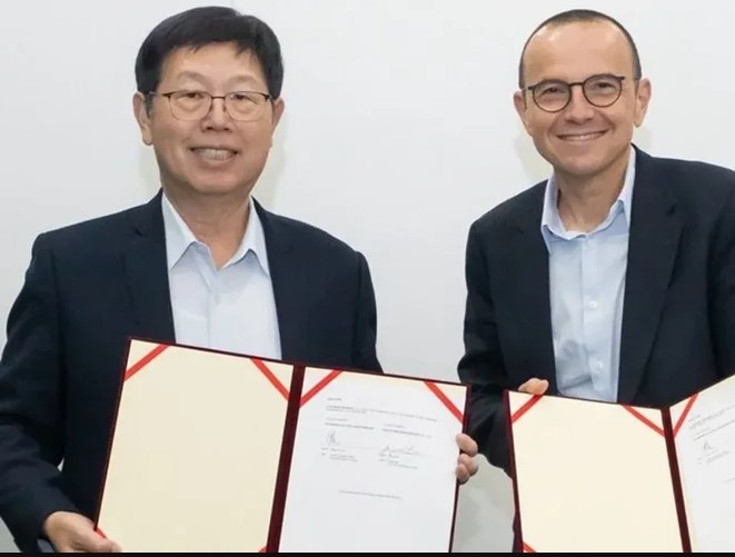 AI Data Centers Get Power Upgrade from Schneider, Foxconn