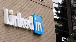 LinkedIn’s AI Hiring Agents Poised to Reach $450 Million in Annual Revenue